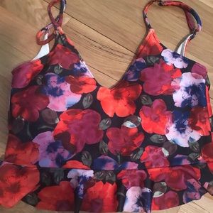 Scoop back flower print top!